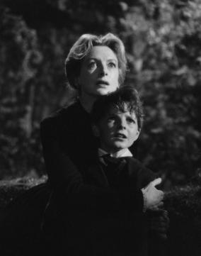 review_The_Innocents