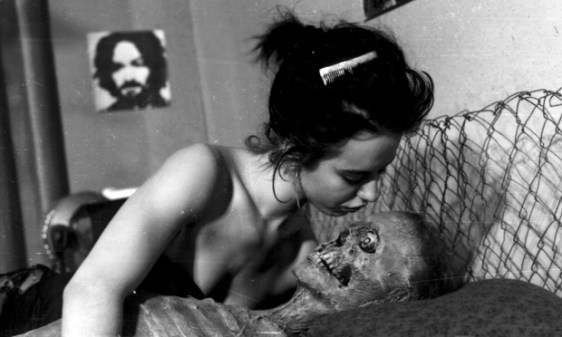 A scene from Nekromantik